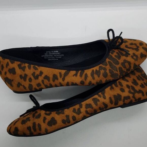 French Connection Size 8 Leopard Print Flats - Picture 1 of 7